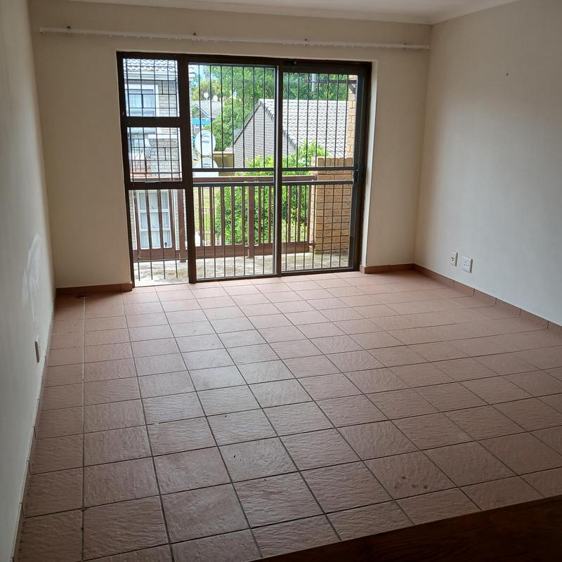 2 Bedroom Property for Sale in Oakglen Western Cape